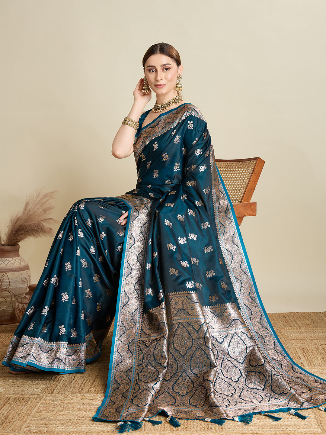 soft silk zari design  saree