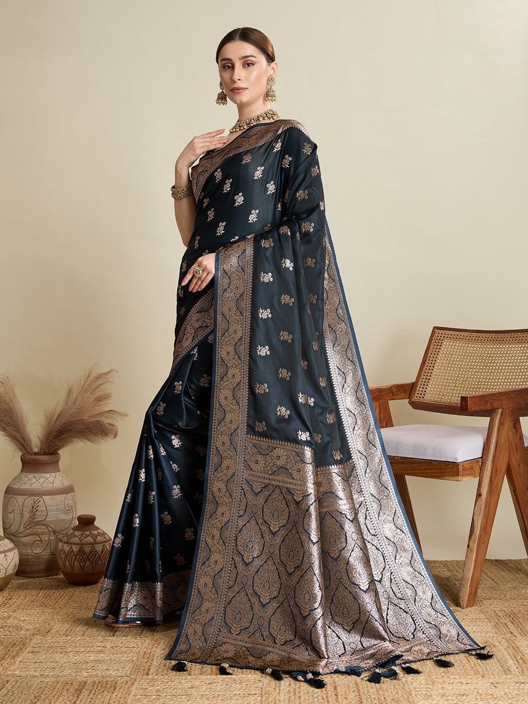 soft silk zari design  saree
